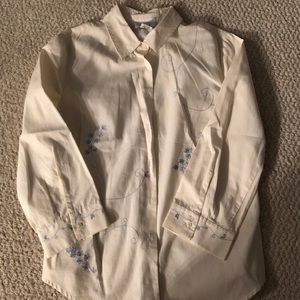 LOFT white blouse w/ blue embroidered accents